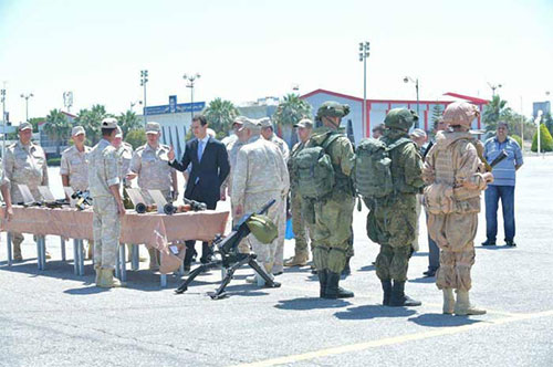 El Presidente de Siria visita la base rusa Hmeymim en Latakia